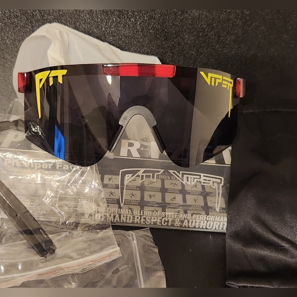 Pit Viper Black and Red Sunglasses Brand New - Picture 1 of 14